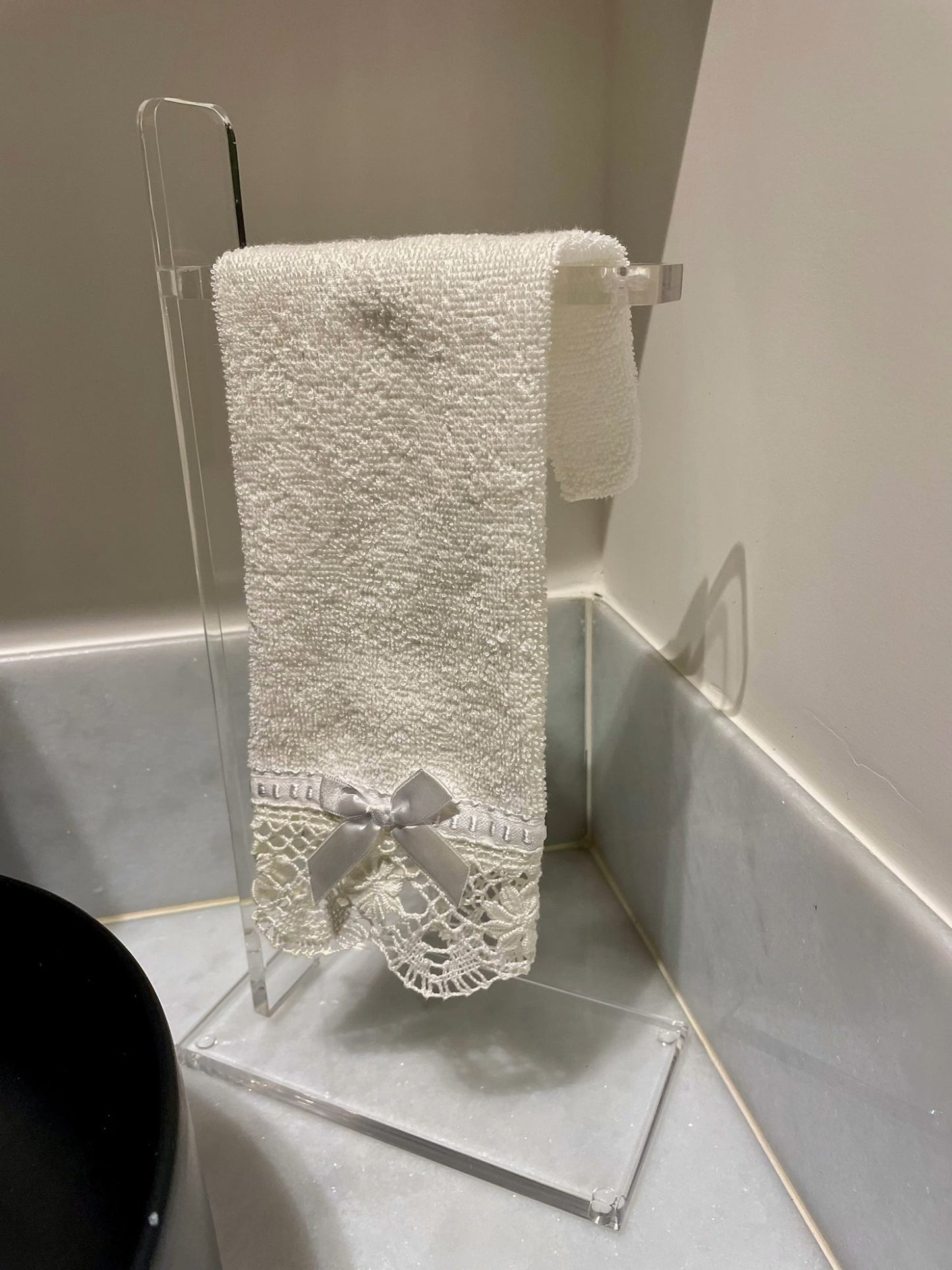 Porta Toalha de Lavabo em Acrílico | Vitre Decor