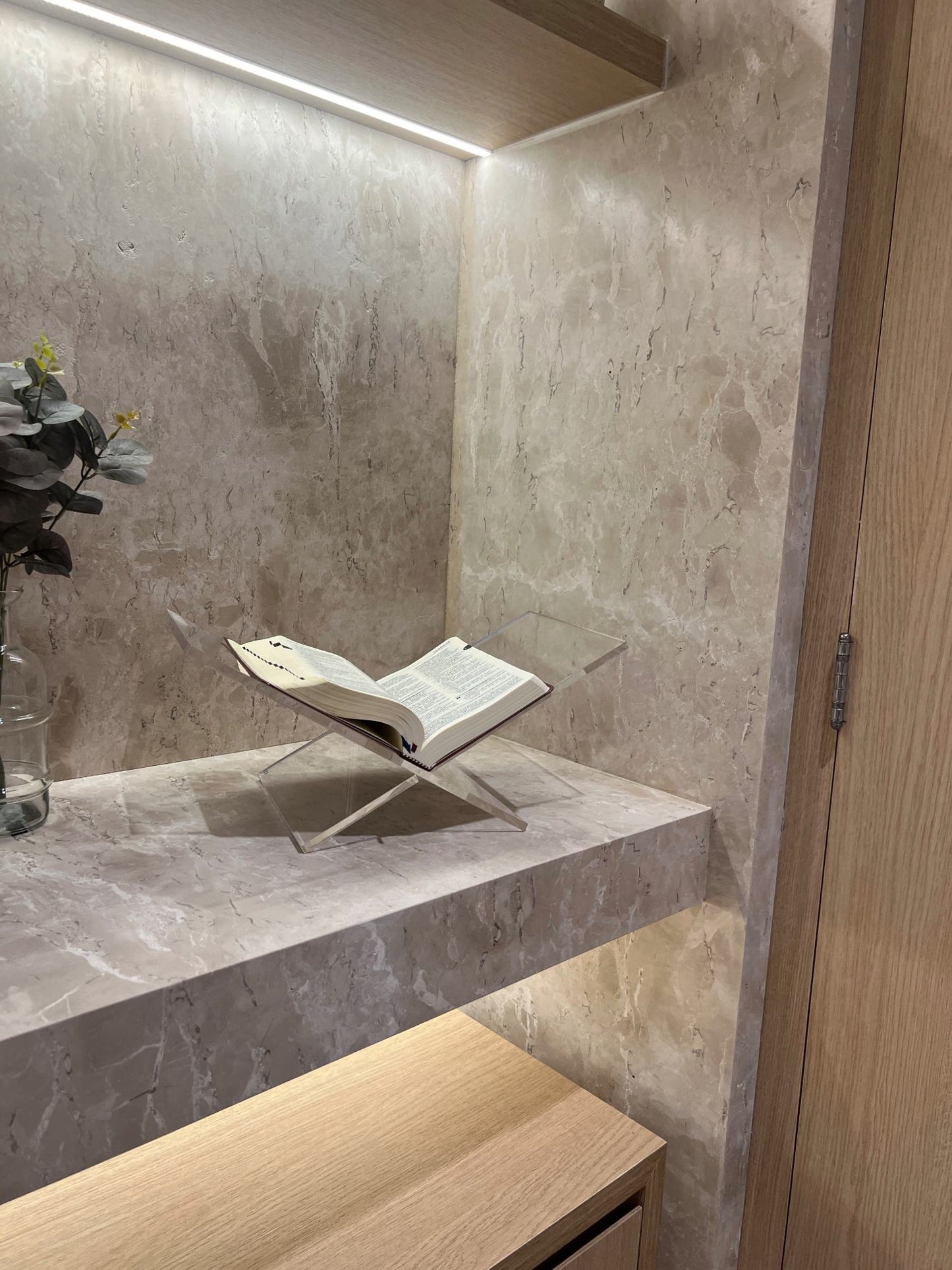 Suporte para Livro Aberto em Acrílico | Vitre Decor