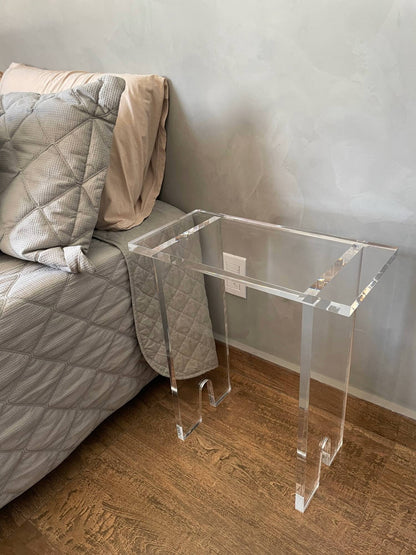 Banco em Acrílico Grenoble para Quarto e Sala | Vitre Decor