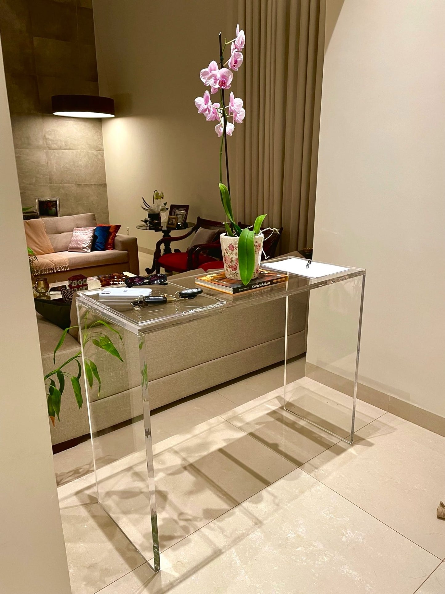 Aparador em Acrílico Cahors para Sala e Hall | Vitre Decor