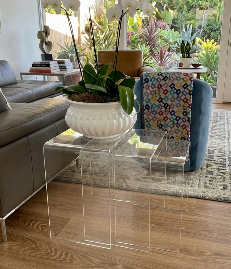 Mesa Lateral em Acrílico Rennes | Vitre Decor