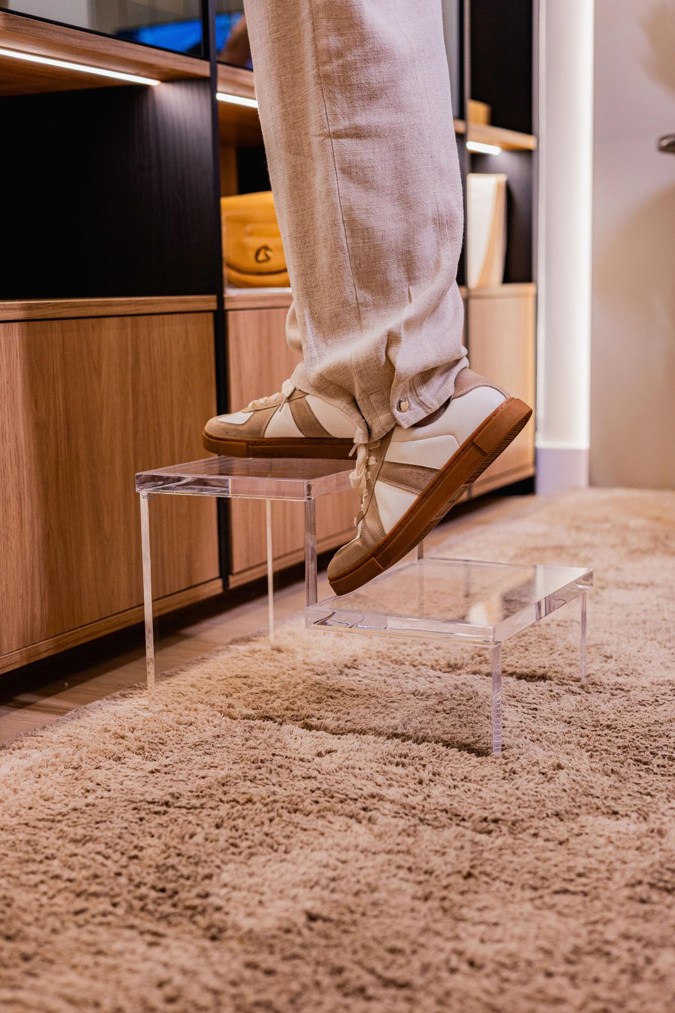 Escadinha em Acrílico para Closet Douai | Vitre Decor